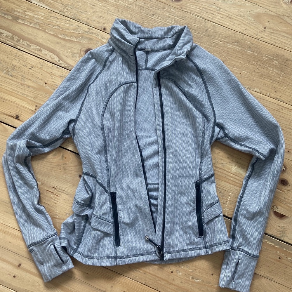 Lululemon jacket, fits like a medium